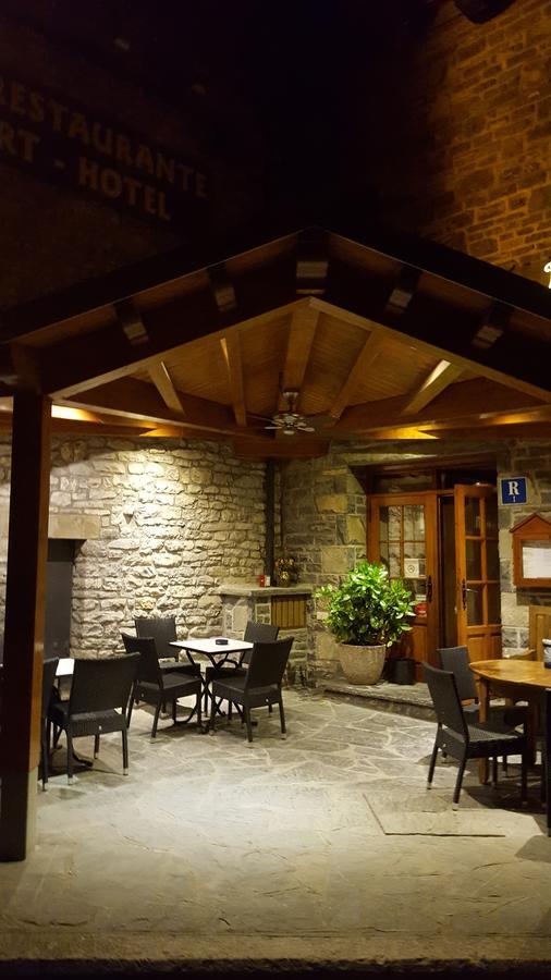 Aparta-Hotel Puertolas Escuer Exteriör bild