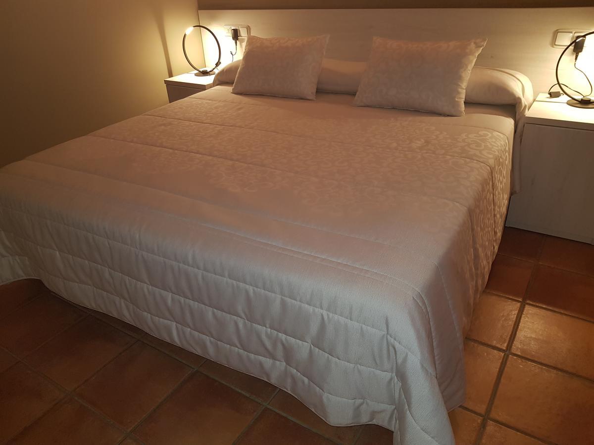 Aparta-Hotel Puertolas Escuer Exteriör bild